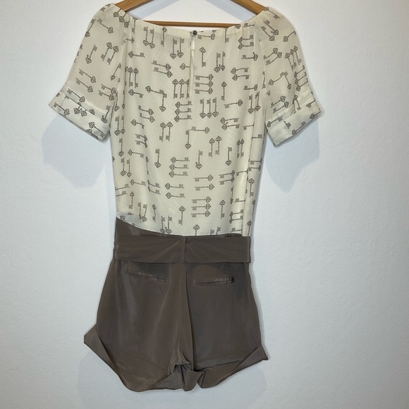 Ted Baker Romper Printed Keys Bow Neck Belted Waist Pockets Side Zipper Size 4 - Picture 5 of 16